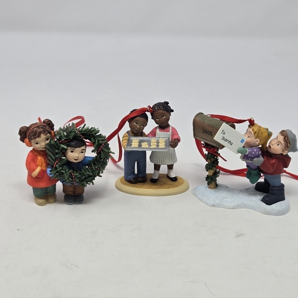 VINTAGE HALLMARK CHRISTMAS ORNAMENT BUNDLE LITTLE HELPERS SET OF 3 CHILDREN 2005